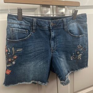 NANETTE by  Nanette Lepose Floral Embroidered Medium Wash Denim Shorts Sz 10